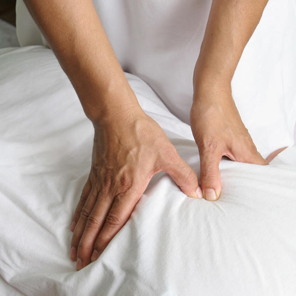 Pressions des pouces au cours d’une séance de shiatsu